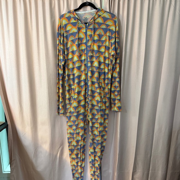 Unisex MeUndies Rainbow Print Zip-Up Hooded Pajama Onesie – Size M/L - Picture 1 of 4